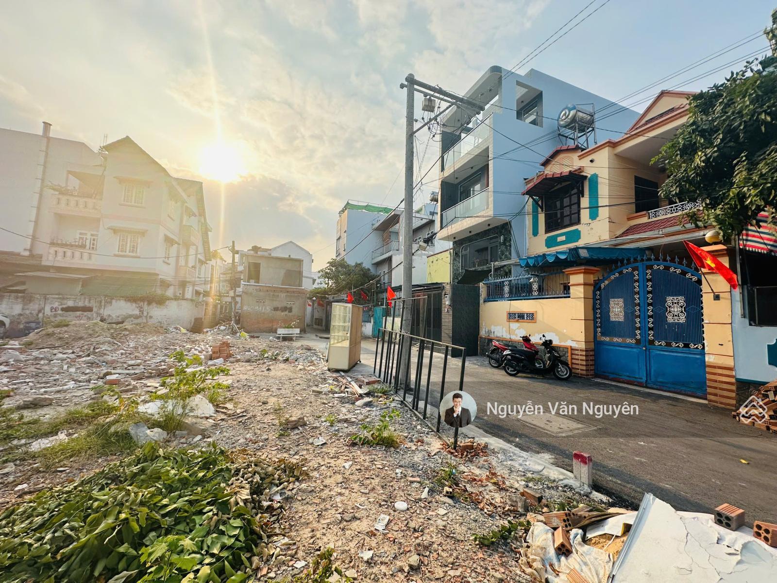 Đầu tư! Nhỉnh 40 tr/m2 HXH Đỗ Xuân Hợp. Xây dựng 4 lầu ST. Cạnh CD Công Thương. Hợp xây CHDV