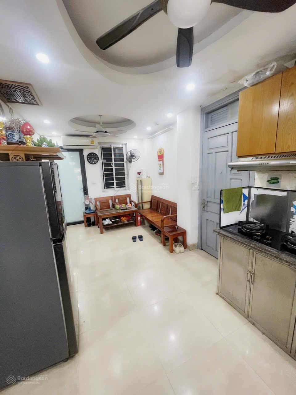 Bán CCMN mặt phố lớn 2N 2WC sổ hồng từng căn - Vũ Tông Phan, Ngã 4 Sở