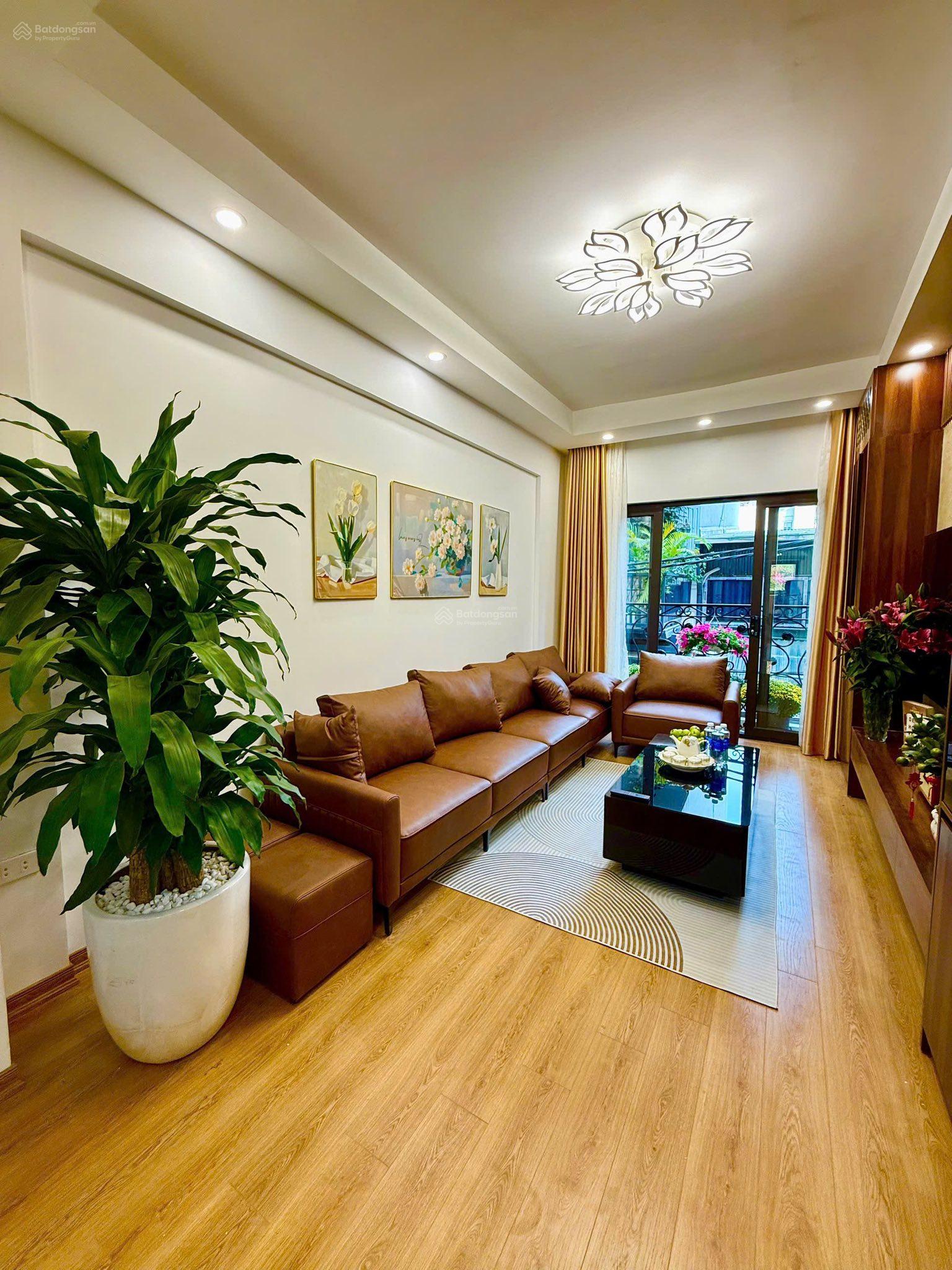 Bán nhà đẹp Đội Cấn. Ngõ nông, thông tứ tung, ô tô đỗ gần. Dân ở còn mới, thoáng, tặng NT, 48m2*5T Bán nhà đẹp Đội Cấn. Ngõ nông, thông tứ tung, ô tô đỗ gần. Dân ở còn mới, thoáng, tặng NT, 48m2*5T