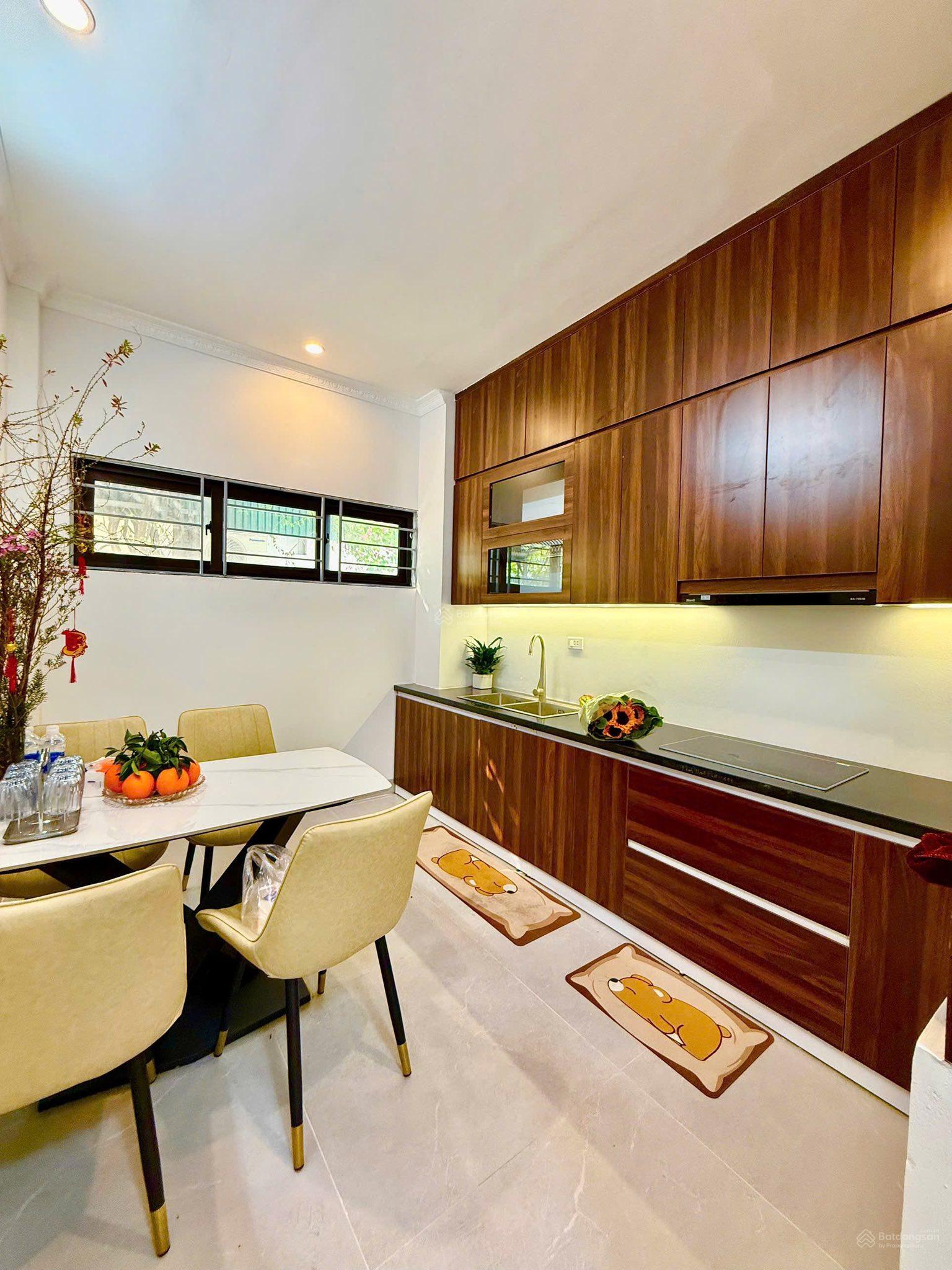 Bán nhà đẹp Đội Cấn. Ngõ nông, thông tứ tung, ô tô đỗ gần. Dân ở còn mới, thoáng, tặng NT, 48m2*5T Bán nhà đẹp Đội Cấn. Ngõ nông, thông tứ tung, ô tô đỗ gần. Dân ở còn mới, thoáng, tặng NT, 48m2*5T