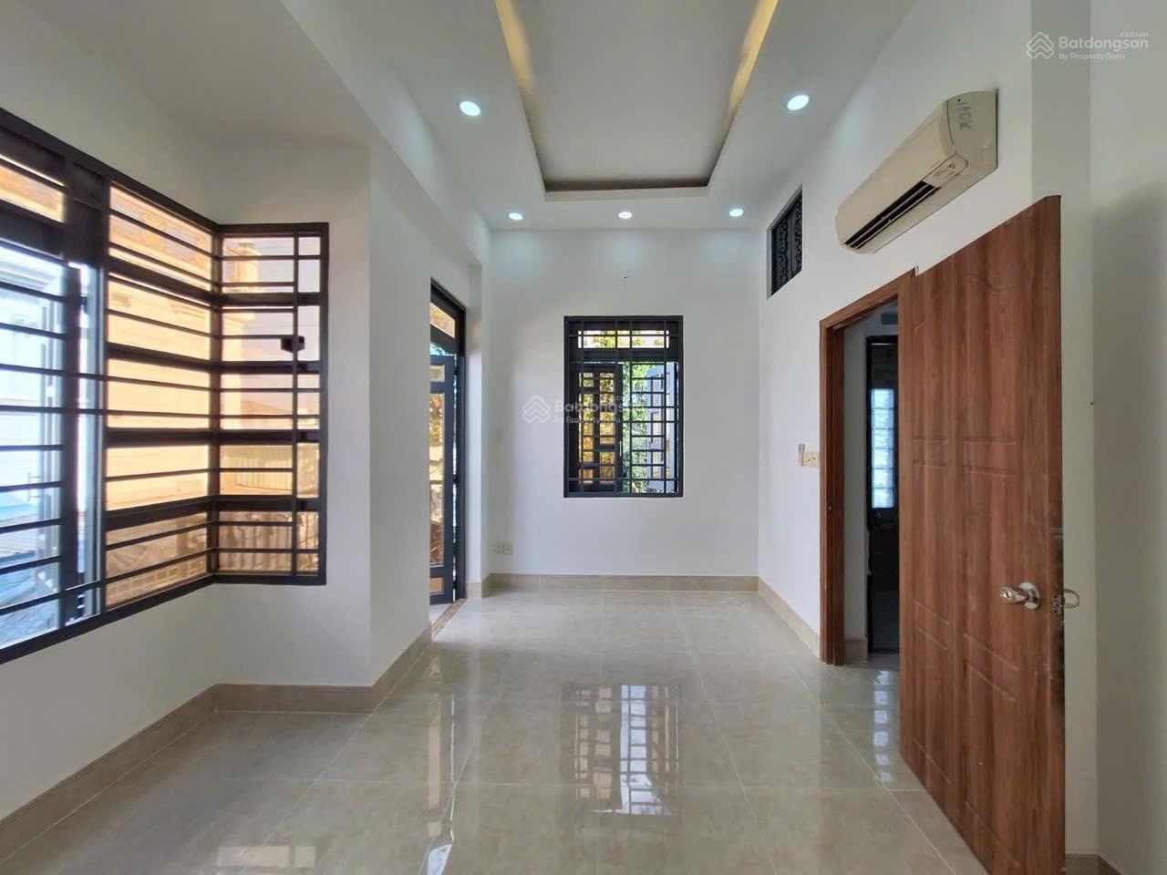 Nhà ngay Ngã Tư Ga, Thạnh Lộc 14, 2PN, giá 4,55 tỷ