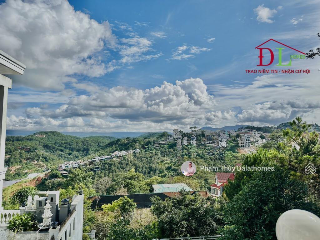 Khu đất đối diện khuôn viên Dinh II Bảo Đại Đà Lạt, mặt tiền Khởi Nghĩa Bắc Sơn thông xanh bao phủ