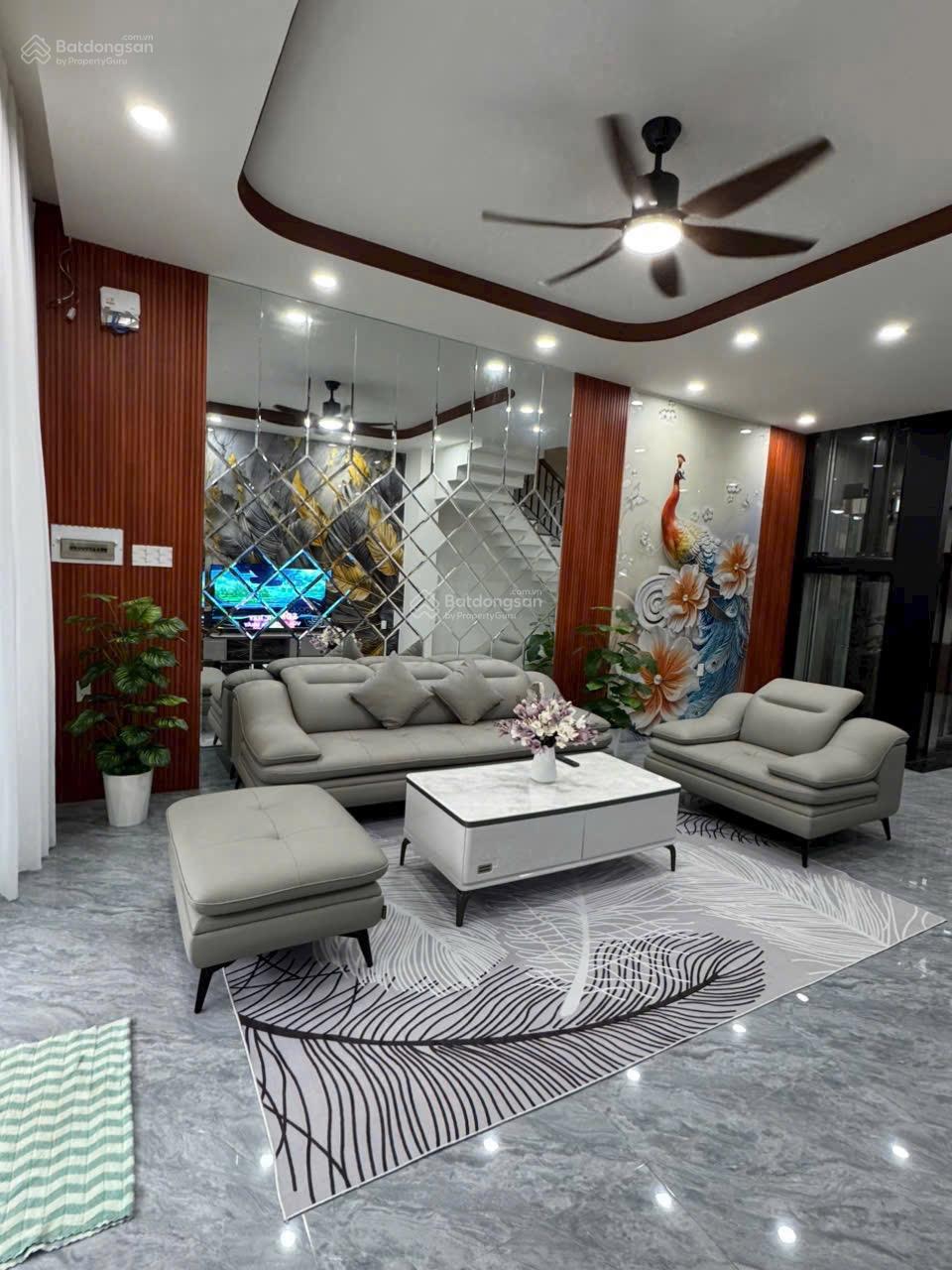 Nhà mới đẹp KDT Lê Hồng Phong 2 dt 100m2 hướng Đông có thang máy nội thất tốt vào ở ngay