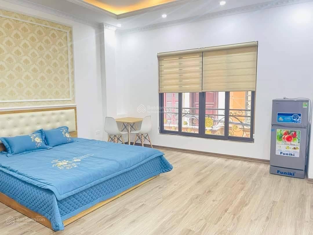Trung tâm Vincom Nguyễn Chí Thanh, Ba Đình. 70m2, 5T thang máy, 10m oto. Ở tốt, kinh doanh sầm uất
