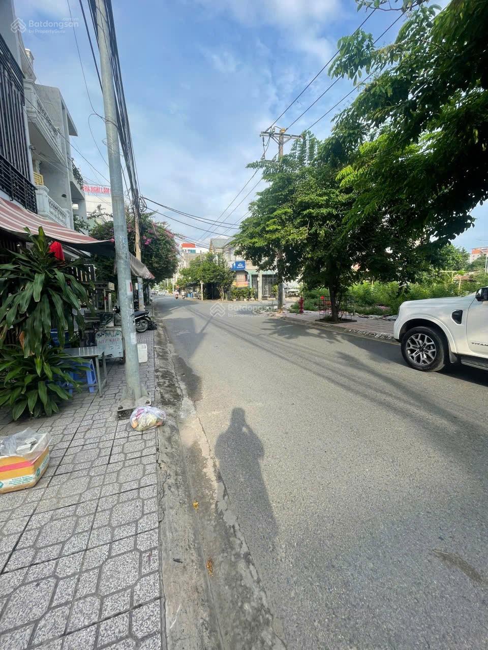 NHÀ PHỐ 4 TẦNG KDC PHƯỜNG QUANG VINH. TRỤC ĐƯỜNG 8M + VỈA HÈ 3M. SHR HOÀN CÔNG ĐẦY ĐỦ