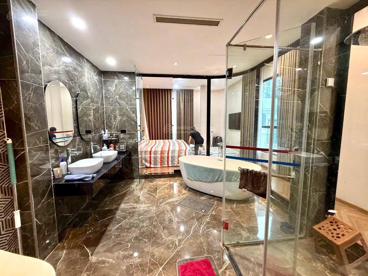 Lý Nam Đế 7 Tầng Thang Máy Lô Góc 2 Mặt Thoáng 31 Tỷ Khu Phân Lô Ô TÔ