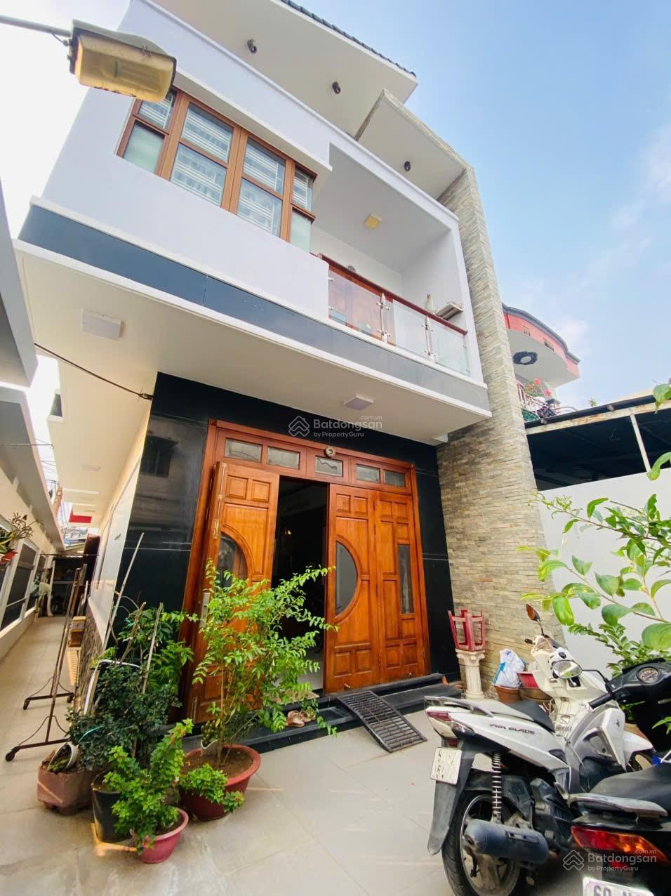 NHÀ PHỐ CAO CẤP PHƯỜNG TRẤN BIÊN (BỬU LONG) CÁCH NGÃ 4 CẦU MỚI 200MÉT...