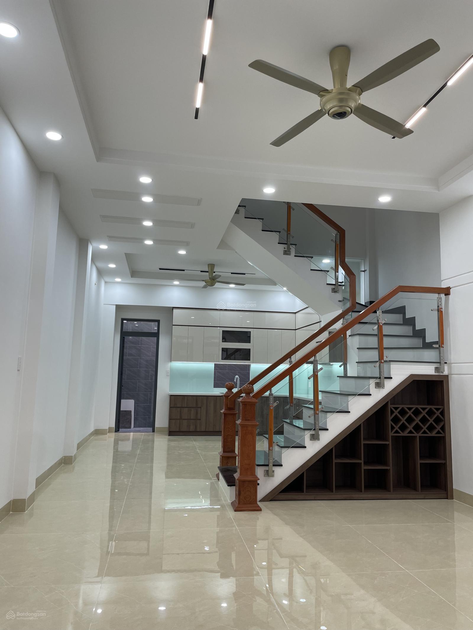 Bán nhà 5 tầng mới đẹp 5X19M cách Đỗ Xuân Hợp 100M, Ô tô tận nhà, ngay TT Phước Long B, Quận 9