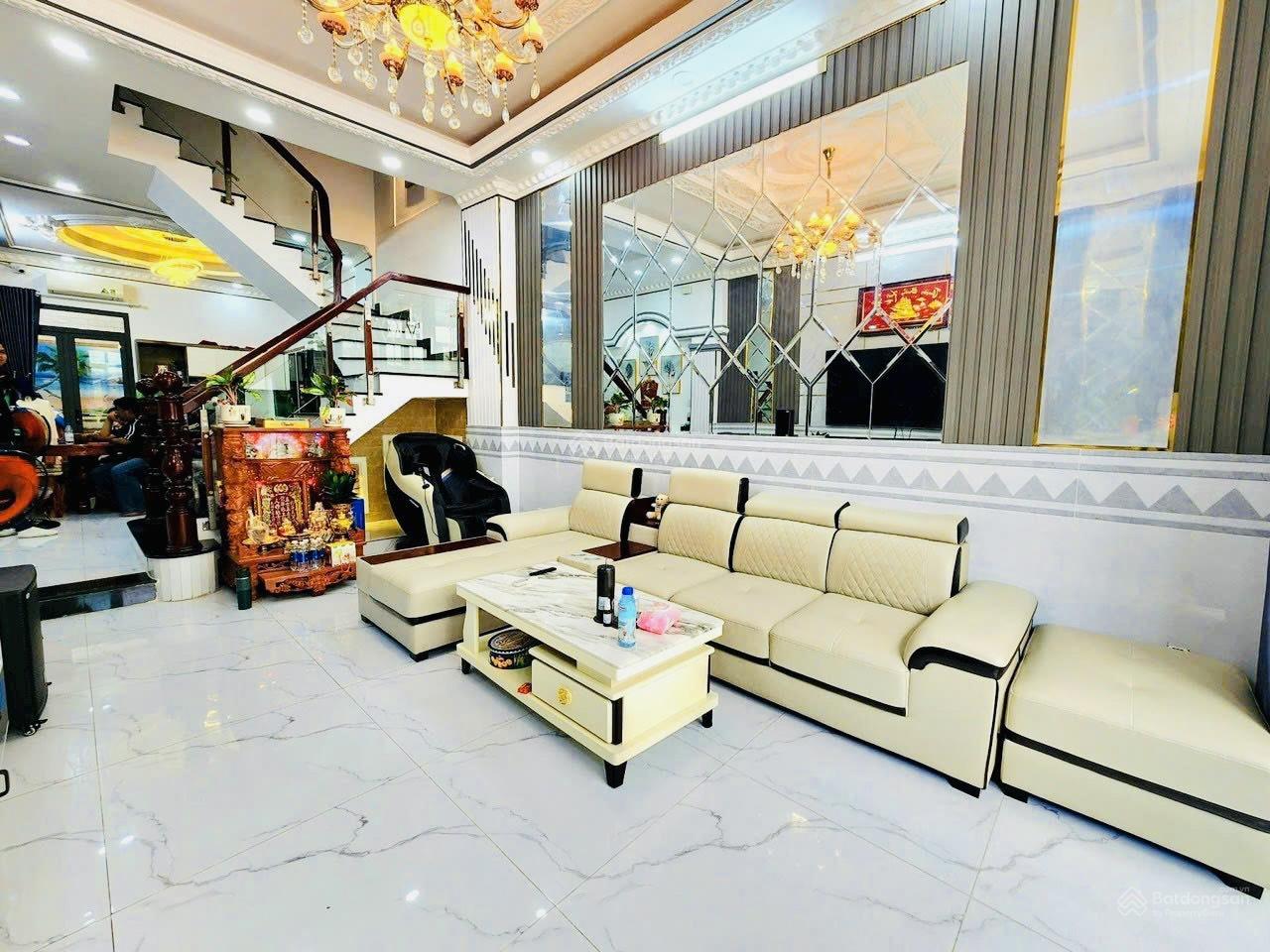 Bán nhà mặt tiền kinh doanh Tam Đảo cư xá Bắc Hải phường 15 quận 10, DT: 4.2x16m, 5 lầu giá 17.7 tỷ