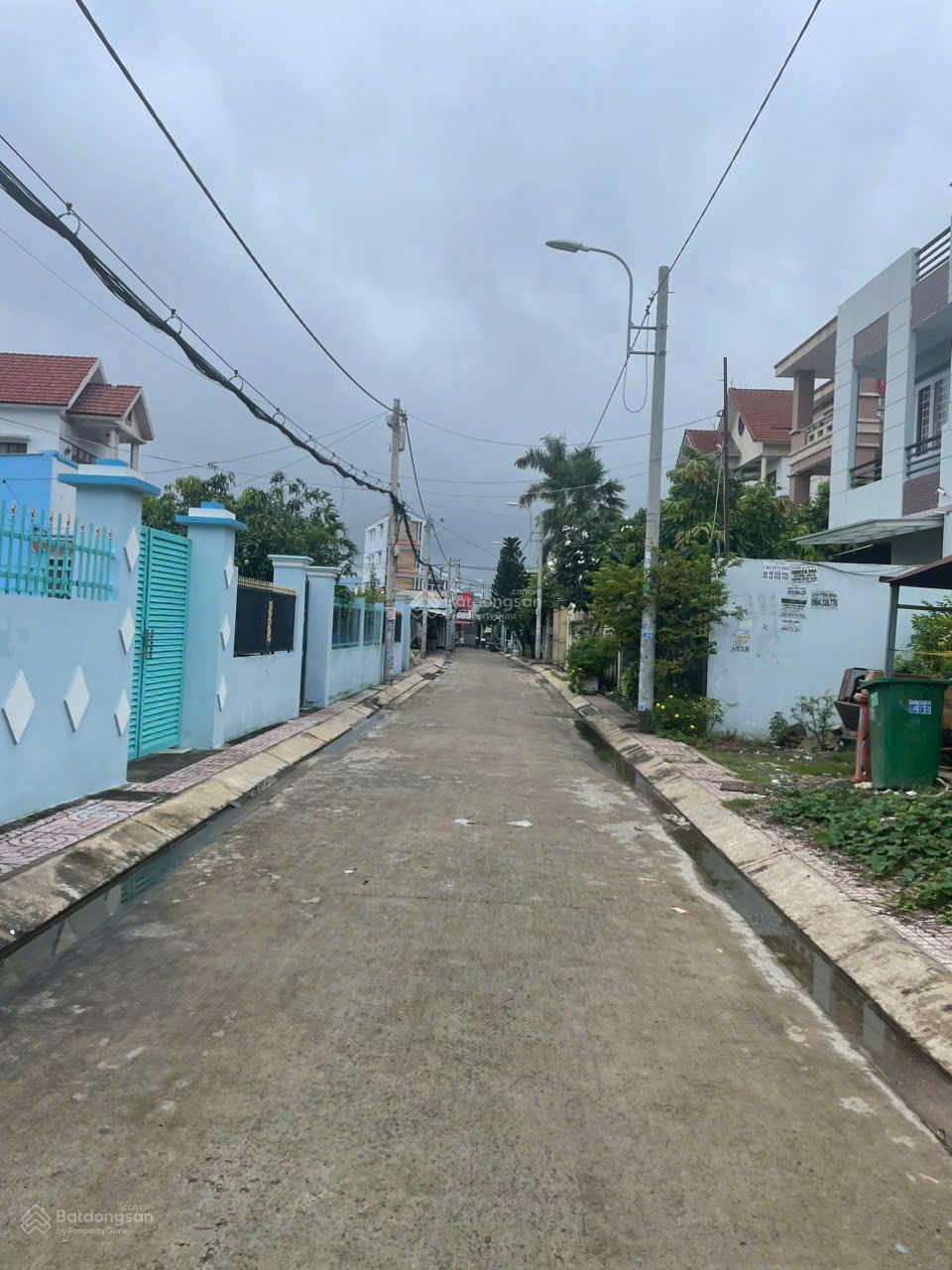 Cần Bán gấp lô đất 1053 Lê văn lương Phước Kiển hẻm xe hơi 7m . Giá nhỉnh 45tr/m2