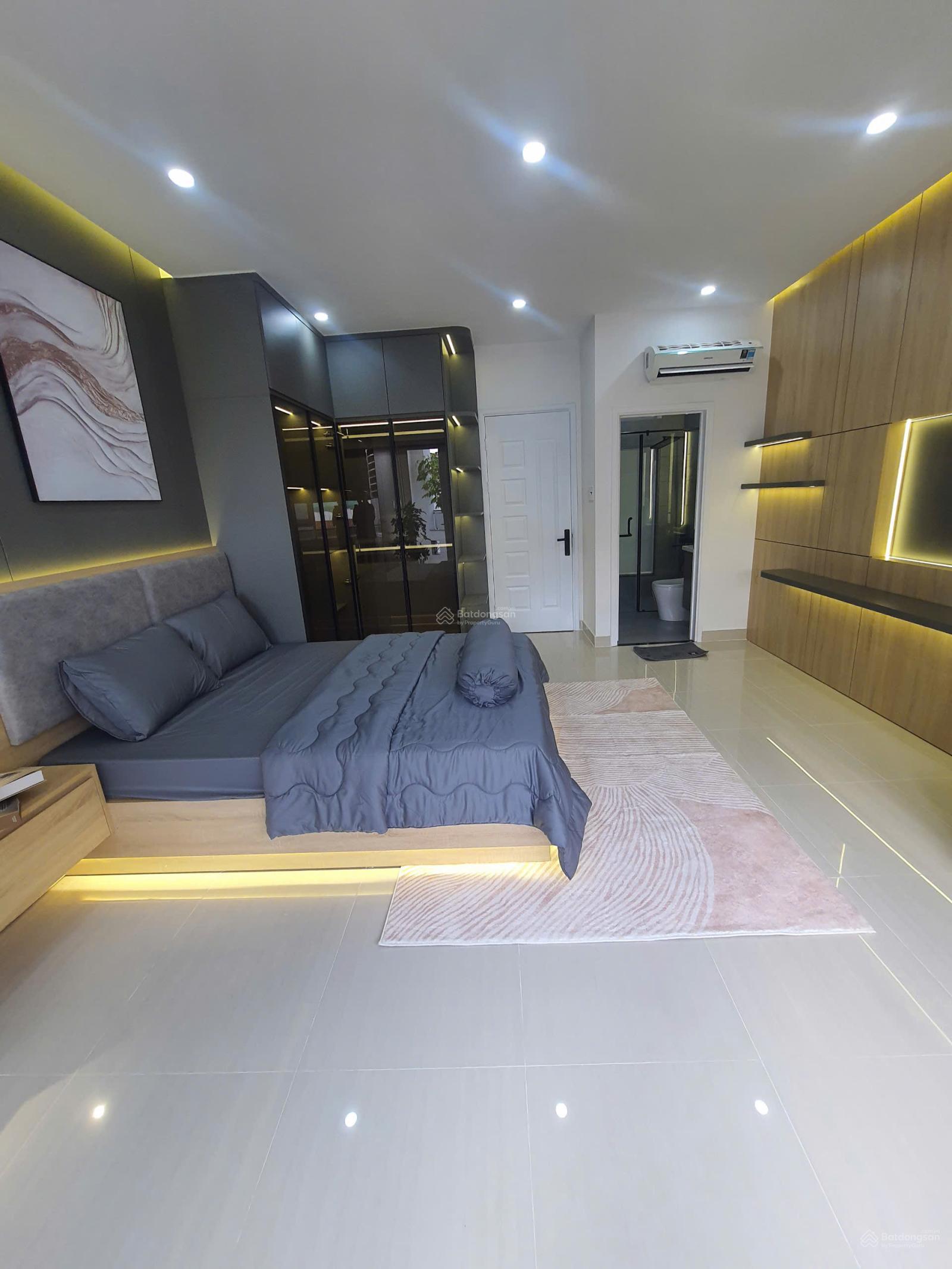 4.5x14m, 5 lầu, Nhà đẹp hxh 6m Huỳnh Văn Bánh, gần ngã tư Lê Văn Sỹ, Bán 14.9 tỷ