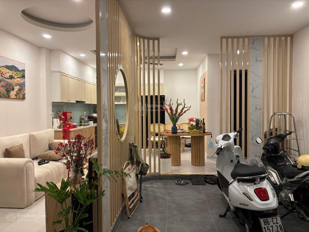 NHÀ ĐẸP NGANG KHỦNG 6M SÁT TÊN LỬA XE HƠI NGỦ NHÀ NHIK 5 TỶ