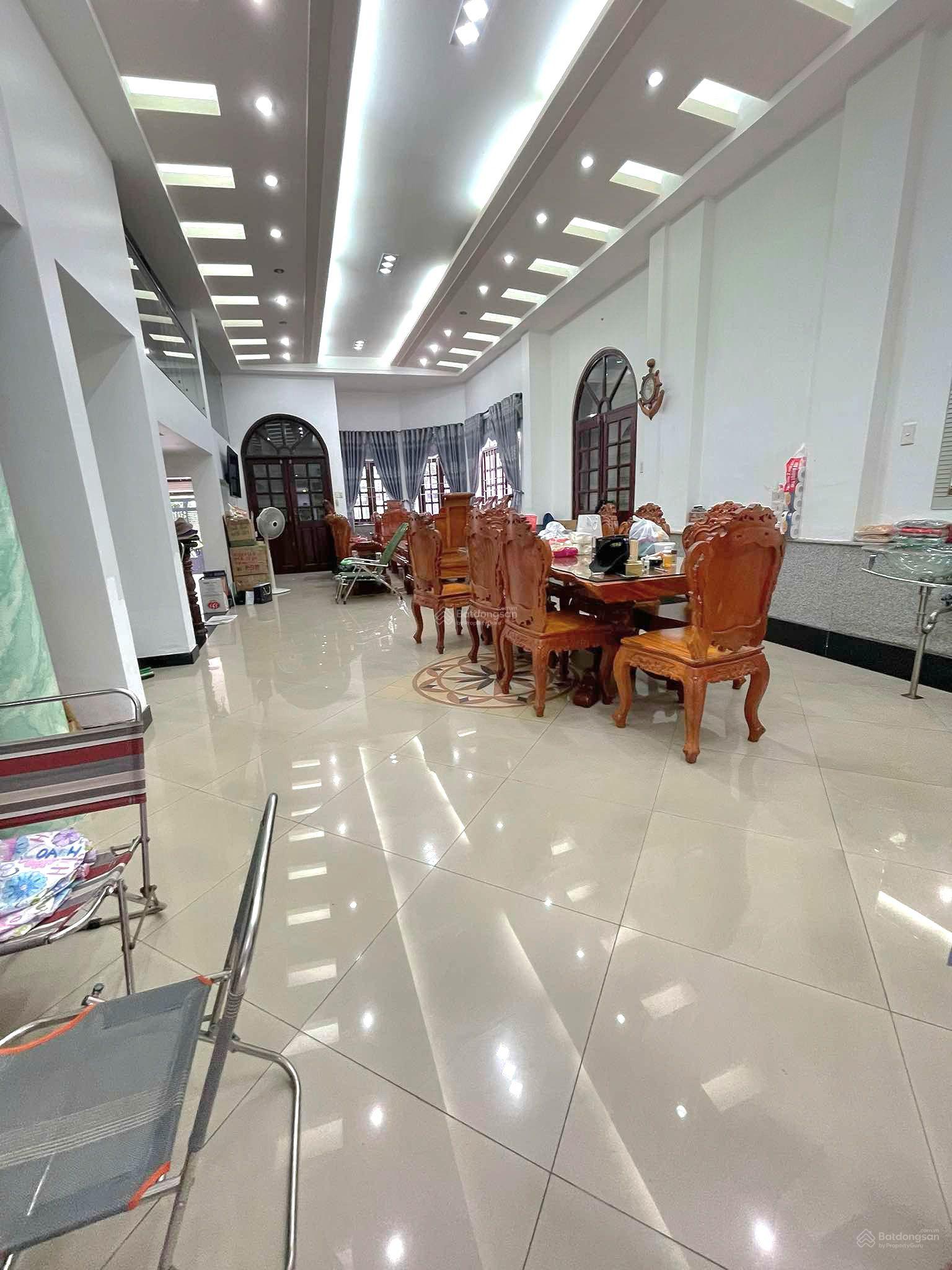 19 tỷ 800 thương lượng, biệt thự mặt tiền khu dân cư, diện tích : 10 x 20 19 tỷ 800 thương lượng, biệt thự mặt tiền khu dân cư, diện tích : 10 x 20