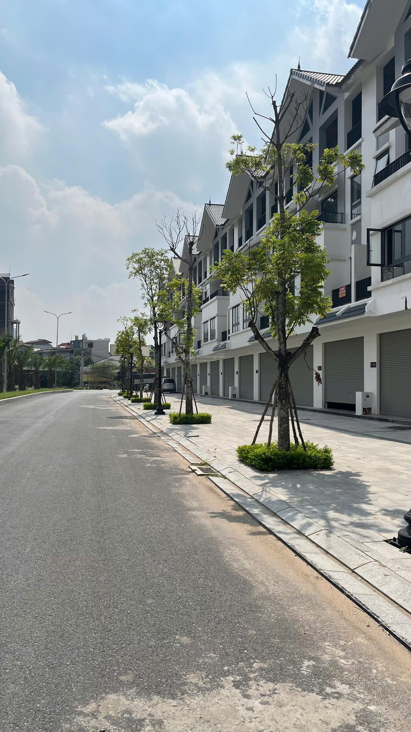 Bán liền kề đường 33m khu Đông Dương dự án Hinode Royal Park. DT 100m2 giá 20,5 tỷ. LH: 0966 761 *** Bán liền kề đường 33m khu Đông Dương dự án Hinode Royal Park. DT 100m2 giá 20,5 tỷ. LH: 0966 761 ***