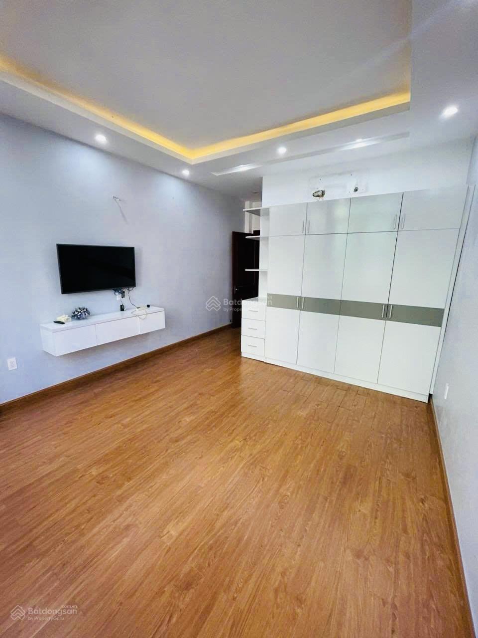 Kỳ Tân Quý - Lê Trọng Tấn - ĐH Công Thương
DT: 4,1 x 13,5 - 2 lầu - Hẻm Ô Tô Thoáng - Chỉ: 8,5T