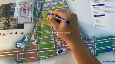 BÁN LÔ ĐẤT NỀN ĐẦU TƯ 100m2-SỔ ĐỎ LÂU DÀI-NẰM NGAY LỐI ĐI VÀO 7 TOÀ CHUNG CƯ NOXH VIỆT HÀN(PHỔ YÊN)