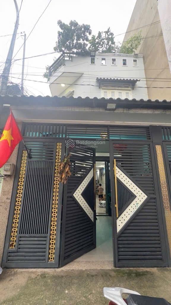 Mặt tiền đường Số 16, BHH, Bình Tân, DT 5mx18m ,gồm 1 trệt 2 lầu sân thượng 4PN 5WC