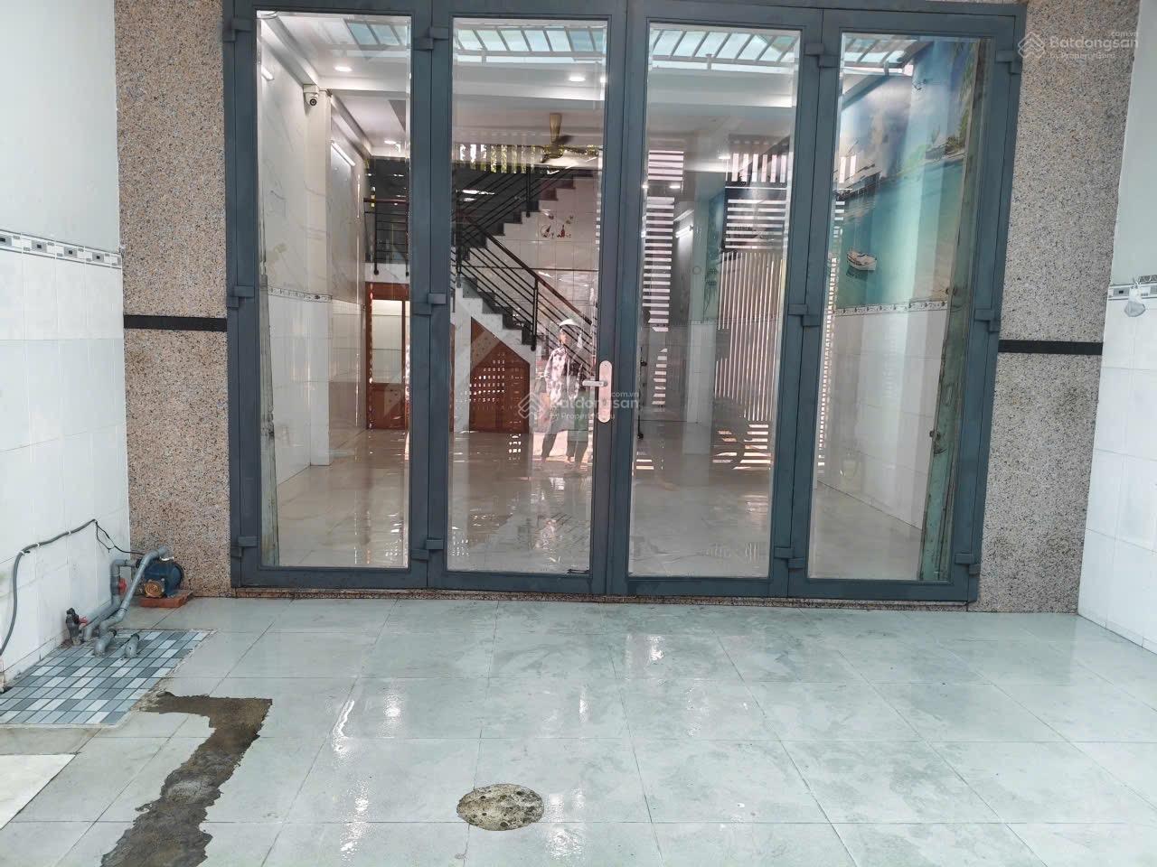 Mặt tiền đường Số 16, BHH, Bình Tân, DT 5mx18m ,gồm 1 trệt 2 lầu sân thượng 4PN 5WC