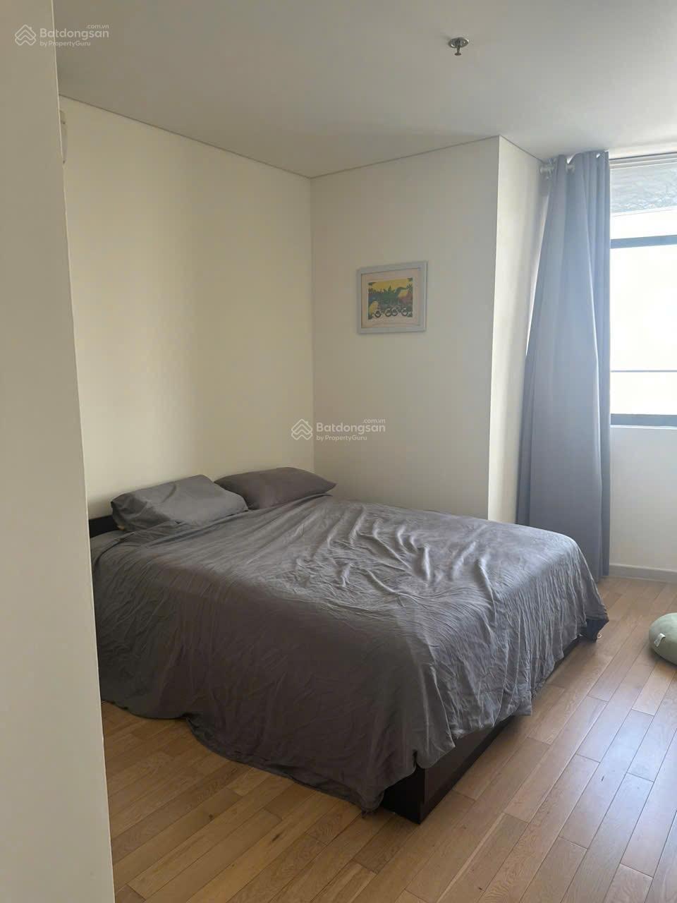 Bán căn hộ 1 phòng ngủ, layout đẹp có ban công rộng