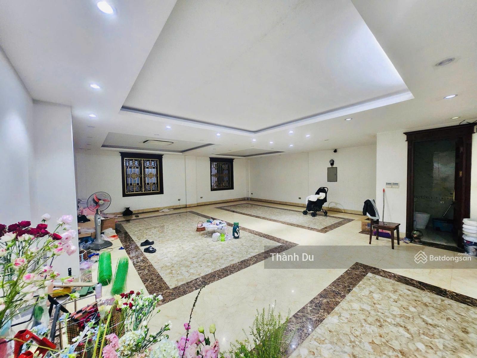 Cho thuê mặt bằng kinh doanh phố Ngọc Lâm mặt phố vỉa hè rộng, 175 m2/sàn giá 60 tr / tháng Cho thuê mặt bằng kinh doanh phố Ngọc Lâm mặt phố vỉa hè rộng, 175 m2/sàn giá 60 tr / tháng