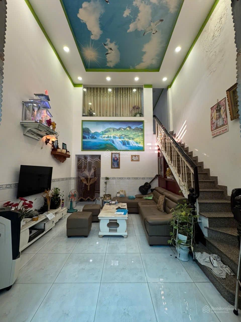 Bao ngon! Nhà đẹp đón Tết Lạc Long Quân P. 10 Tân Bình - 57.5m2 ngang 4.35m, 3 phòng - 5.2 tỷ