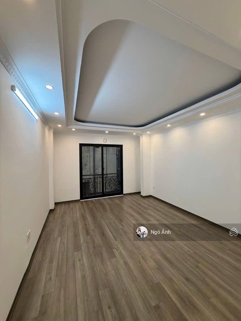 VĂN MIẾU - ĐỐNG ĐA - LÔ GÓC 3 THOÁNG - DÂN XÂY - 6 TẦNG THANG MÁY - 50M RA MẶT PHỐ - Ô TÔ TRÁNH 20M