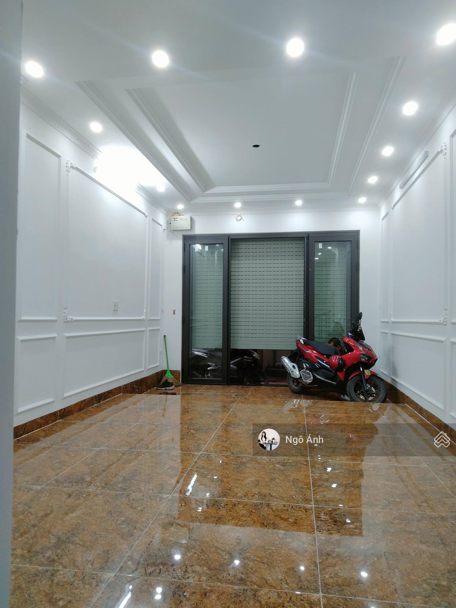 VĂN MIẾU - ĐỐNG ĐA - LÔ GÓC 3 THOÁNG - DÂN XÂY - 6 TẦNG THANG MÁY - 50M RA MẶT PHỐ - Ô TÔ TRÁNH 20M