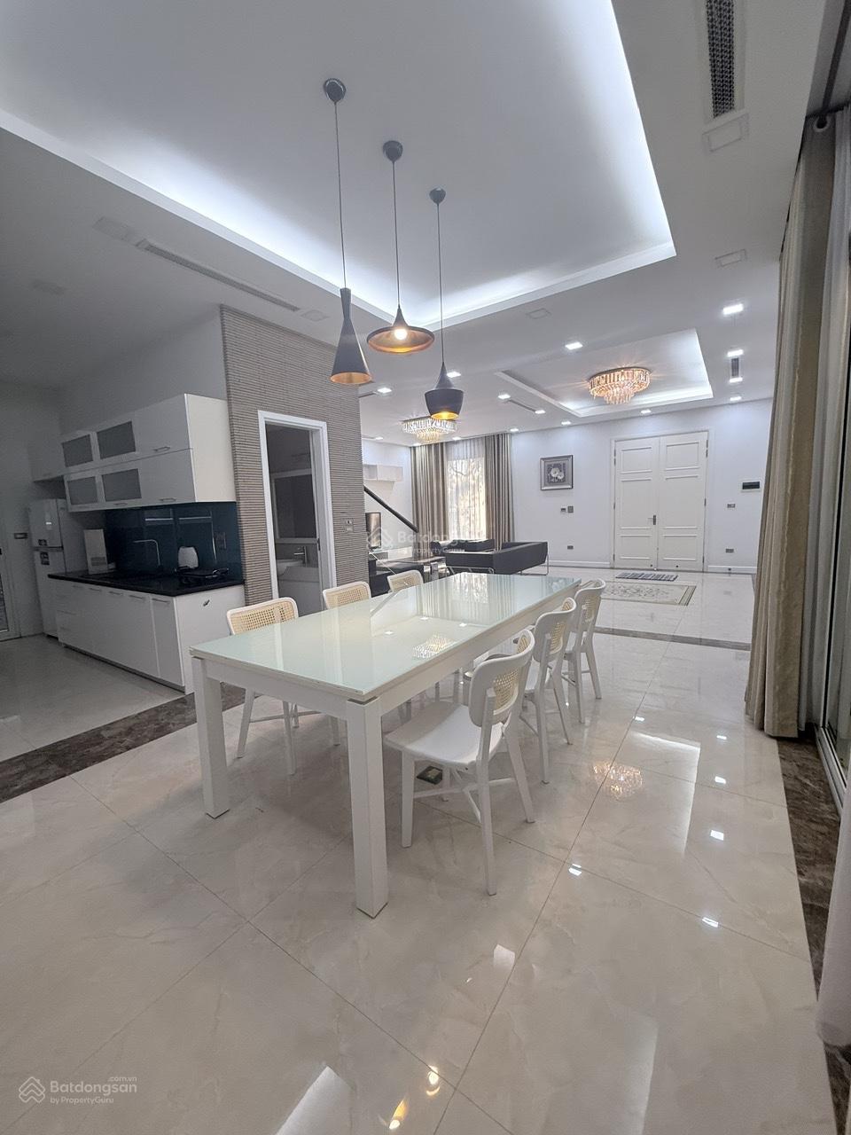 Bán biệt thự song lập Hoa Phượng, dãy View sông trước nhà duy nhất tại Vinhomes Riverside