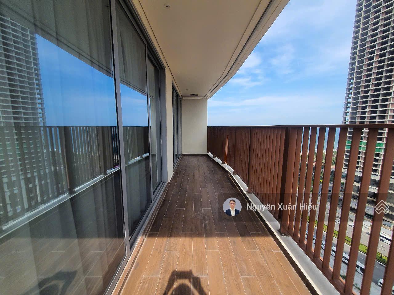 Bán căn góc 1 phòng ngủ 89m2 view biển và thành phố