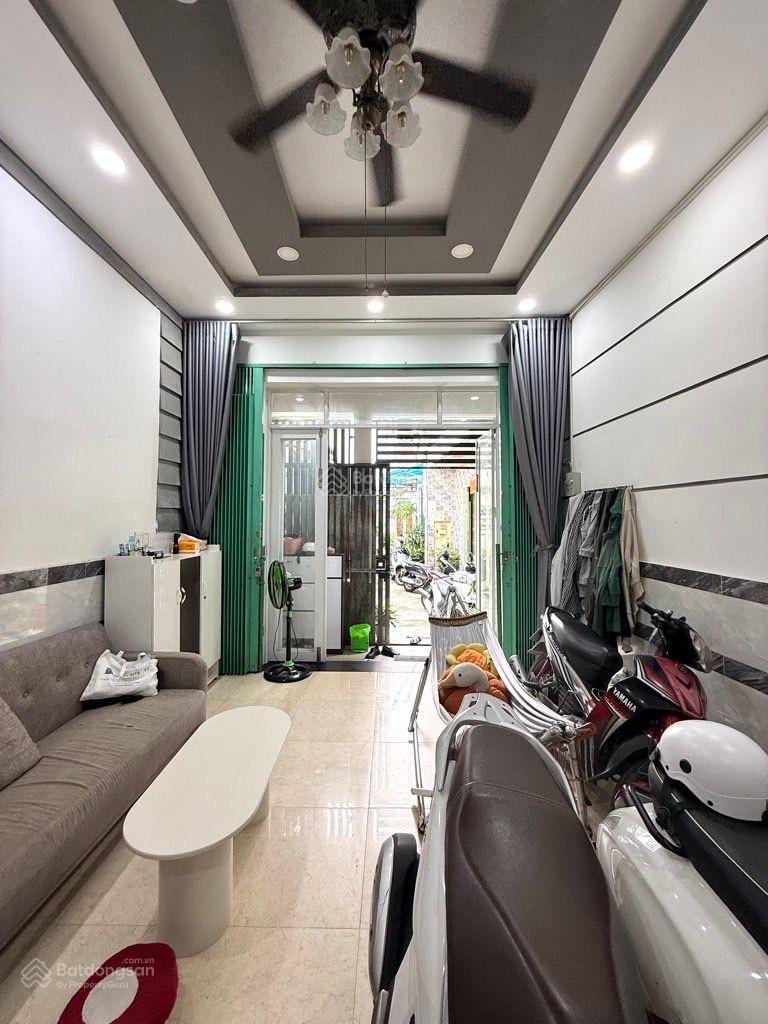 NGAY KHU TÊN LỬA - NỞ HẬU 5M7 - 2 TẦNG KIÊN CỐ - NHÀ ĐẸP VÀO Ở NGAY - QUA AEON MALL 5P