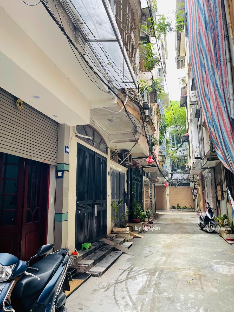 Giá đầu tư, bán gấp nhà 2 mặt ngõ oto Chùa Bộc 40m2 4 tầng 4 ngủ 14.9 tỷ (TL) 0982 880 *** Giá đầu tư, bán gấp nhà 2 mặt ngõ oto Chùa Bộc 40m2 4 tầng 4 ngủ 14.9 tỷ (TL) 0982 880 ***