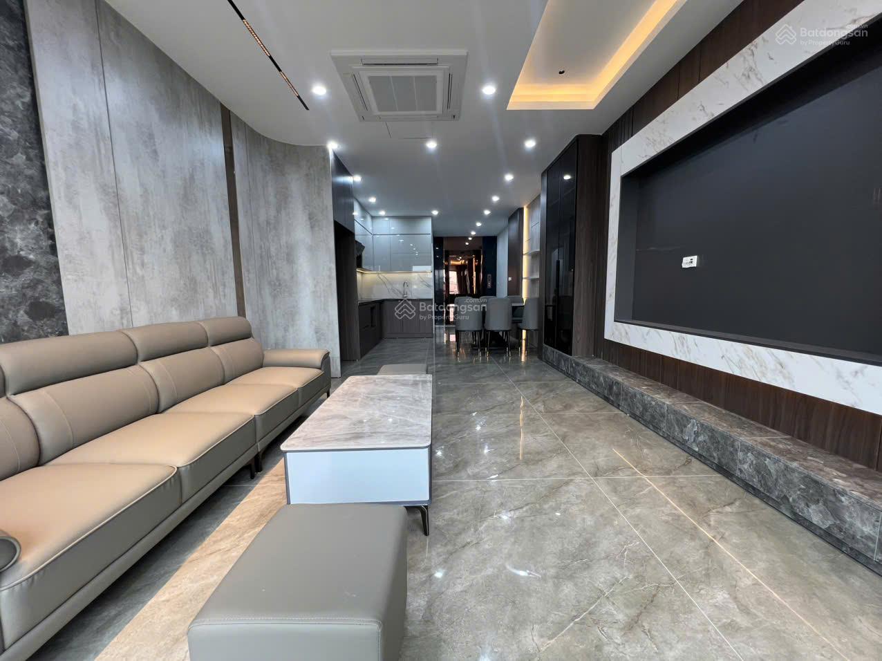 Tư Đình Cổ Linh - gara 2 ô tô 7 chỗ - 60m2 7 tầng thang máy kinh doanh - giá rất hợp lý