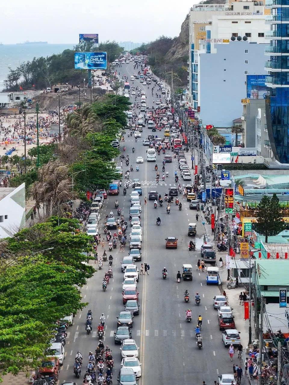 BÁN ĐẤT XÂY KHÁCH SẠN DT 275M2 - HOÀNG HOA THÁM VŨNG TÀU - XD 7 TẦNG + HẦM NGAY NGÃ TƯ KD SẦM UẤT