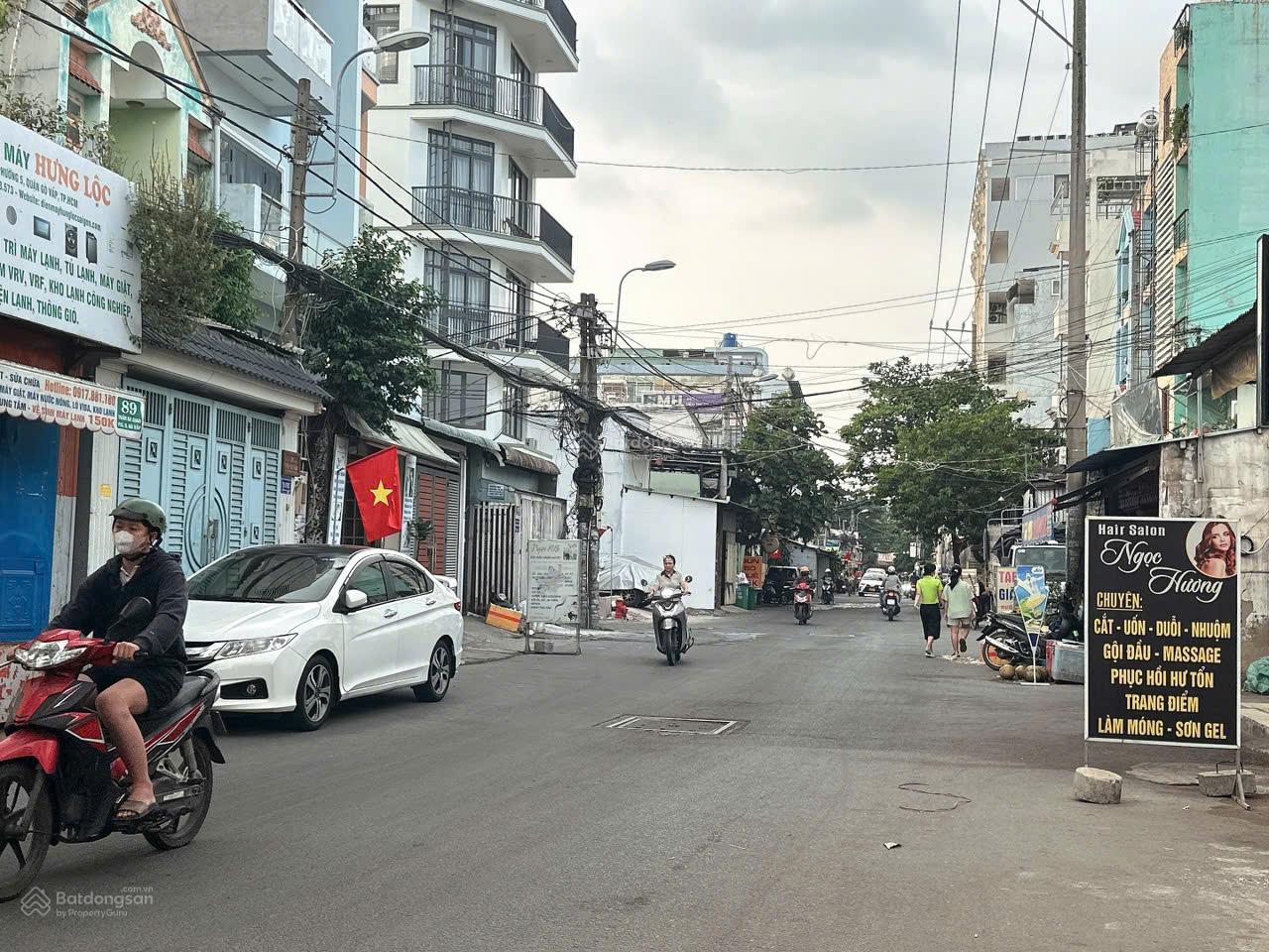 Bán nhà 4 lầu HXH Nguyễn Thái Sơn ngang 5.2m 121m2 11PN gần siêu thị Emart chỉ 12.5 tỷ. Bán nhà 4 lầu HXH Nguyễn Thái Sơn ngang 5.2m 121m2 11PN gần siêu thị Emart chỉ 12.5 tỷ.