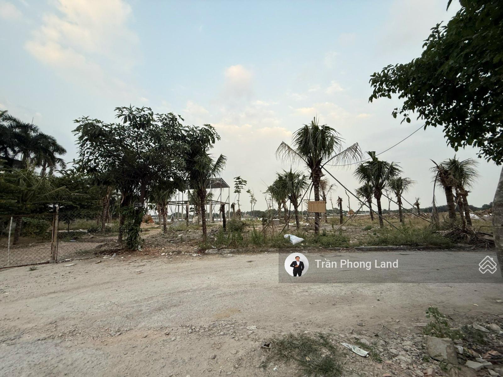 Chính chủ gửi cho thuê đất mặt tiền sông 215 Nguyễn Văn Hưởng, P. Thảo Điền, Q2, 2700m2, 0908 140 ***