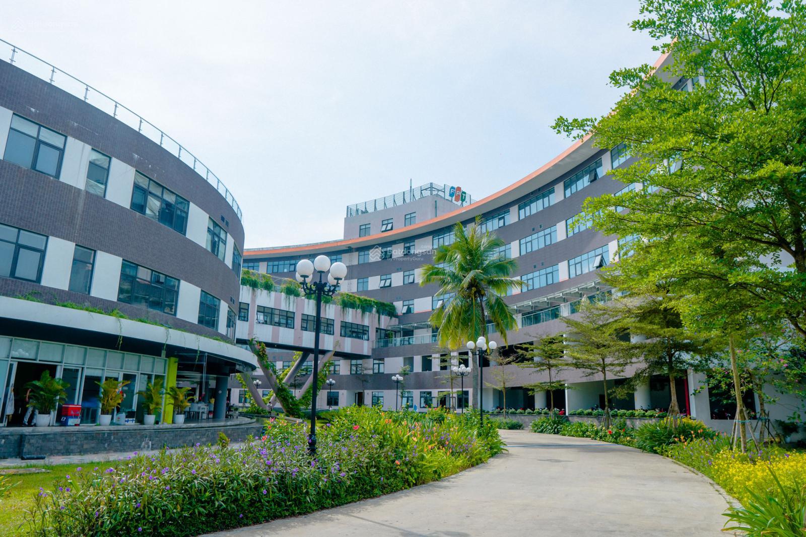 Bán gấp cặp đất V6 FPT kinh doanh hiếm - DT 222m2 - Ngang 12m