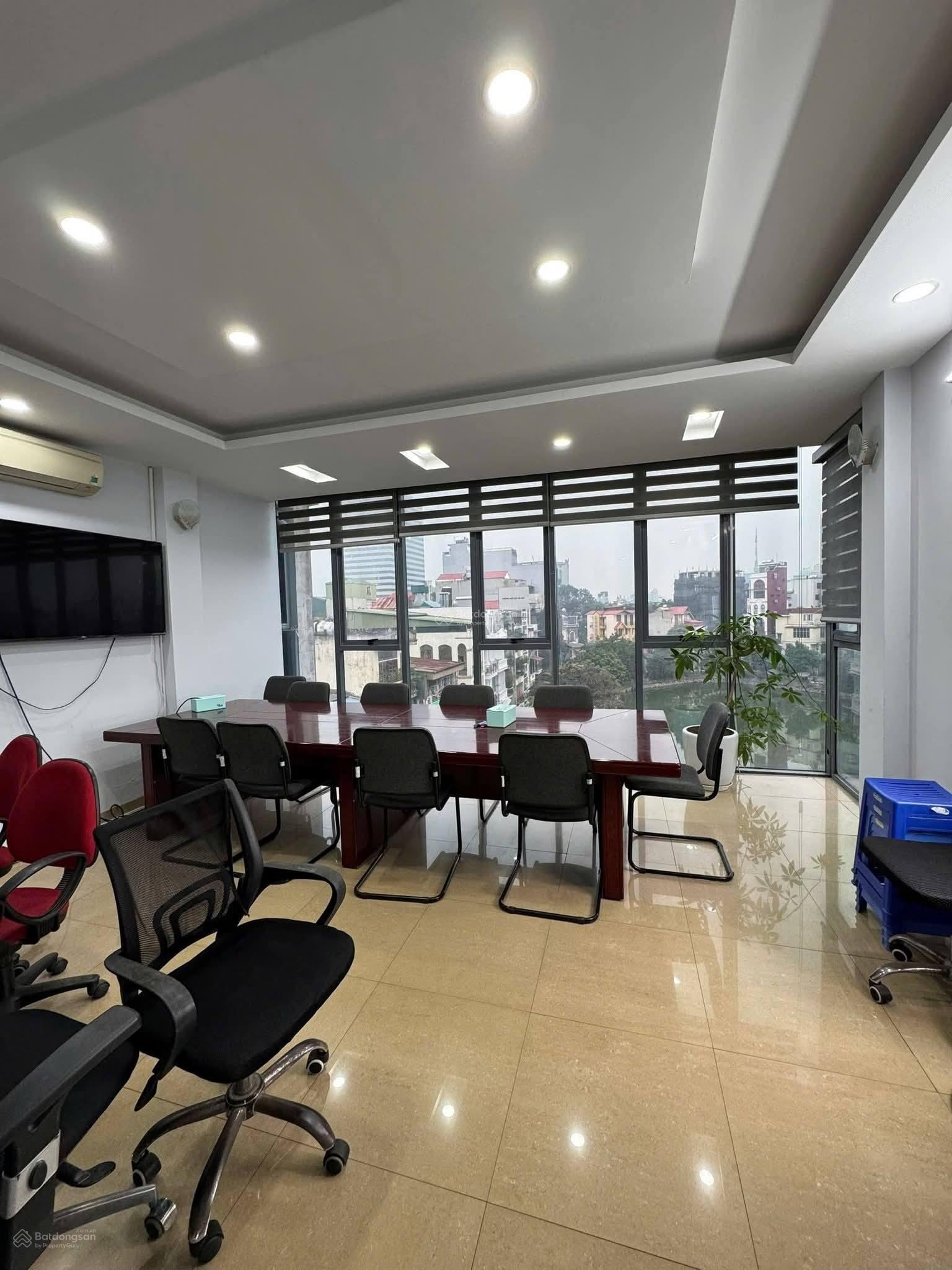 Bán nhà Phương Mai Đống Đa DT 63m2 x 8T x MT 5,7m giá 38.9 tỷ có thương lượng