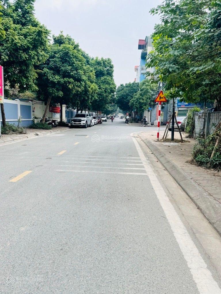 PHÚC LỢI, LONG BIÊN, DT 41M, MT 4.5M GIÁ CHỈ HƠN 6 TỶ, Ô TÔ ĐỖ CỬA, GẦN TRƯƠNG HỌC CÁC CẤP PHÚC LỢI, LONG BIÊN, DT 41M, MT 4.5M GIÁ CHỈ HƠN 6 TỶ, Ô TÔ ĐỖ CỬA, GẦN TRƯƠNG HỌC CÁC CẤP