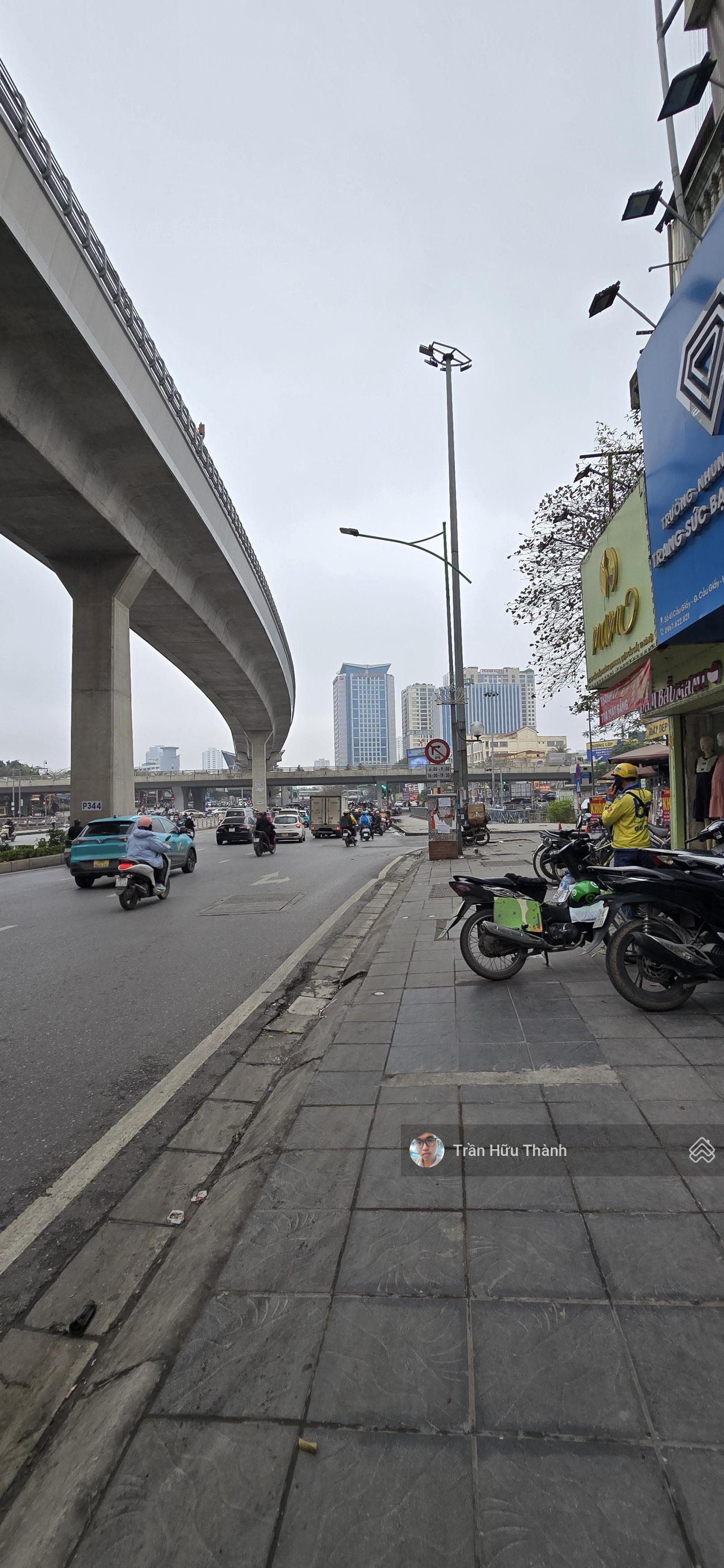 Mặt phố Thái Hà - kinh doanh sầm uất. 80m2 - 2 mặt tiền. Giá 3x tỷ