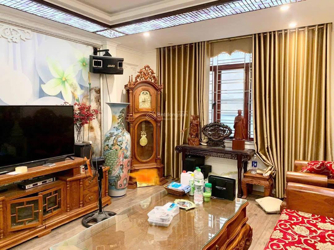 Bán nhà đẹp Nguyễn Chí Thanh-Ô tô 7 chỗ vào nhà,Kinh doanh-1 nhà ra mặt phố-DT47m 5T- giá 20.x tỷ