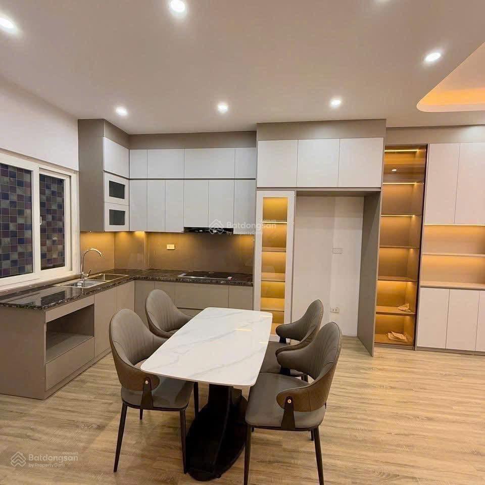 Full mới 100% 2 ngủ 2wc 68.5m tim tường giá 3ty690 thu về