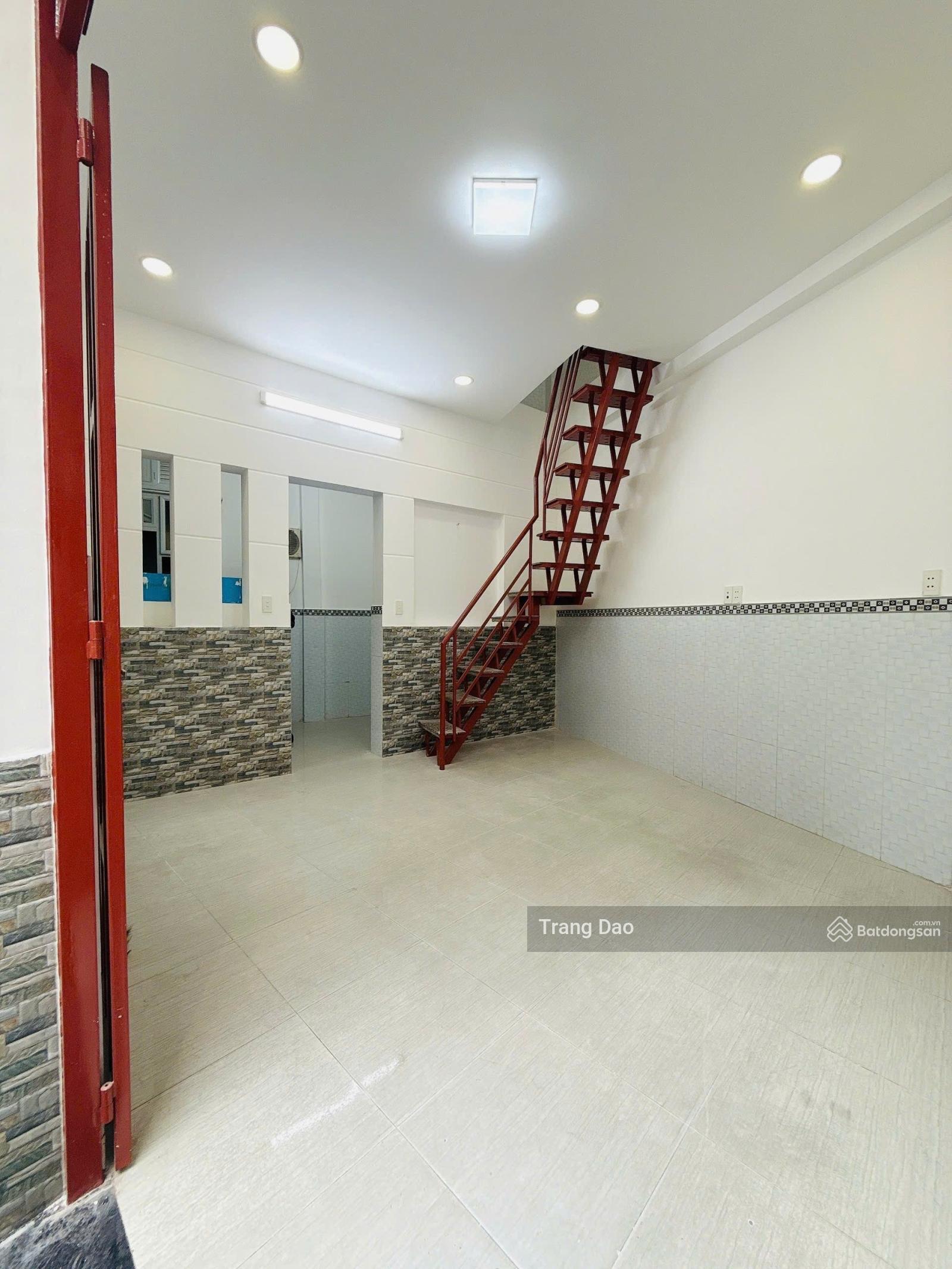 3,7tỷ đẹp như mới 2 tầng DT33,1m ngang 6,6*5,01 Trần Xuân Soạn Q7 hẻm trc nhà 6m. Sân để 10 xe máy