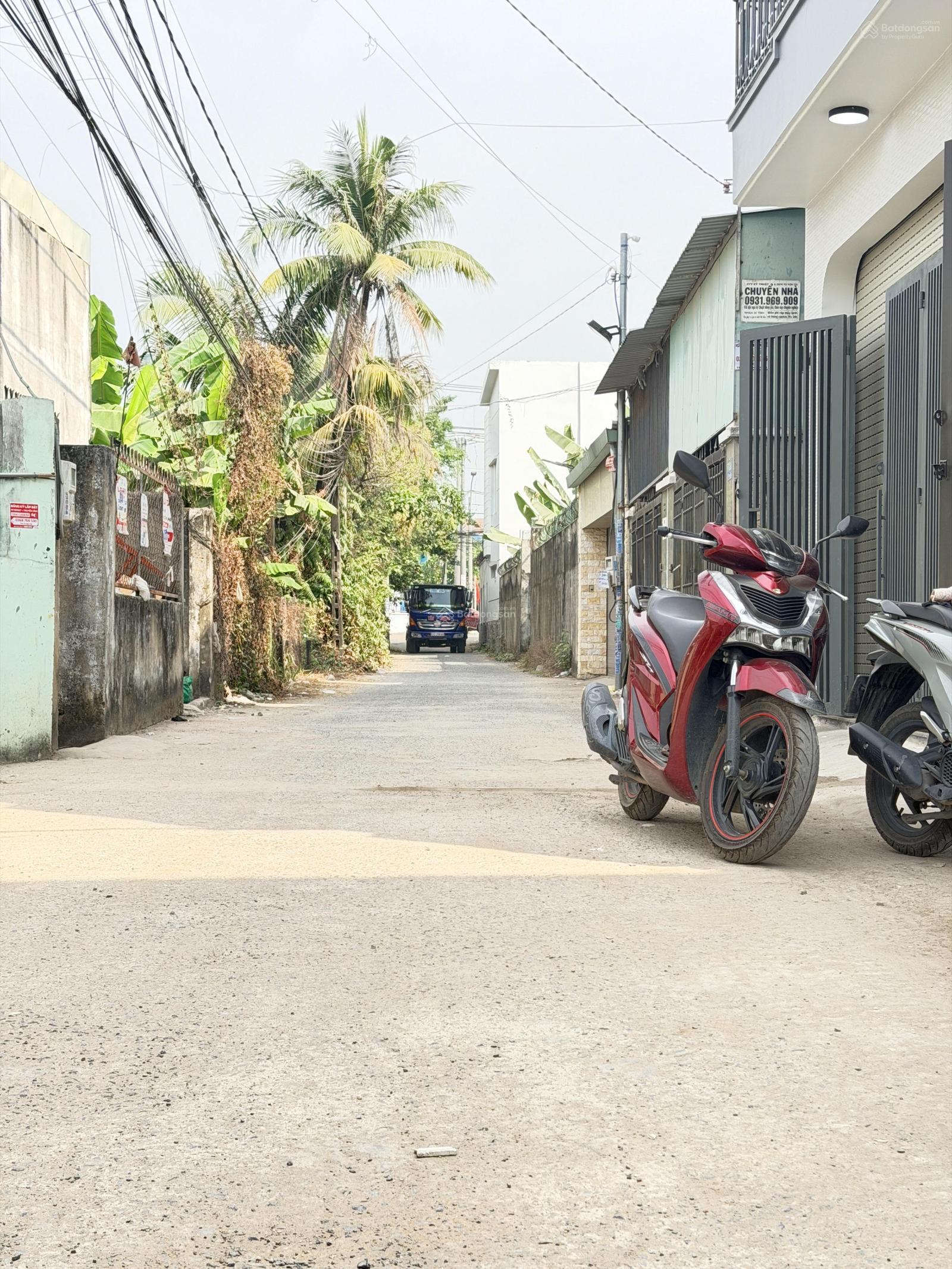 Bán nhà hoàn công 1 trệt 1 lầu phường Biên Hoà. DT: 4,2x19,4=81,6m2. Giá: 4tỷ đường xe tải