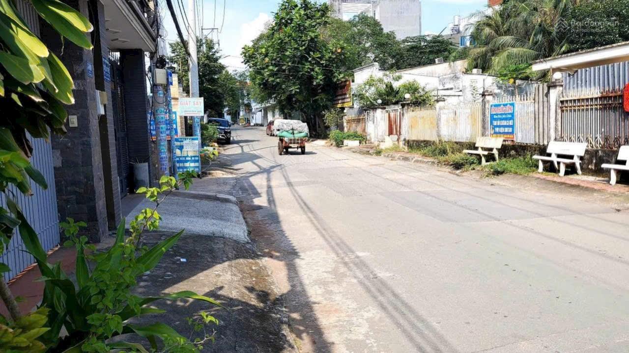 Bán đất Mặt Tiền Đường 160 Lã Xuân Oai , Tăng Nhơn Phú A , Quận 9 _ Hướng Đông Nam Bán đất Mặt Tiền Đường 160 Lã Xuân Oai , Tăng Nhơn Phú A , Quận 9 _ Hướng Đông Nam