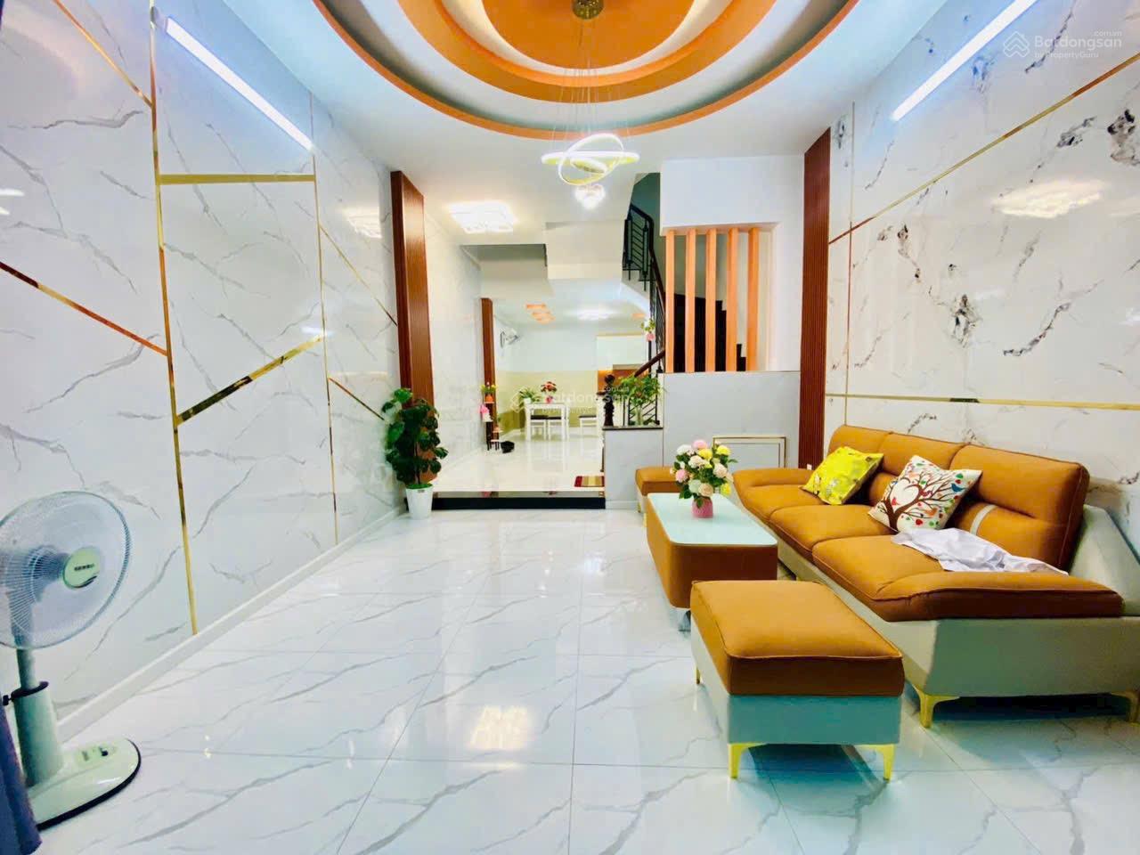 Diện tích to 3 tầng lầu bề thế- hẻm xe tải- 4 phòng ngủ đường Phạm Văn Chiêu- ngay nhà thờ Thạch Đà Diện tích to 3 tầng lầu bề thế- hẻm xe tải- 4 phòng ngủ đường Phạm Văn Chiêu- ngay nhà thờ Thạch Đà