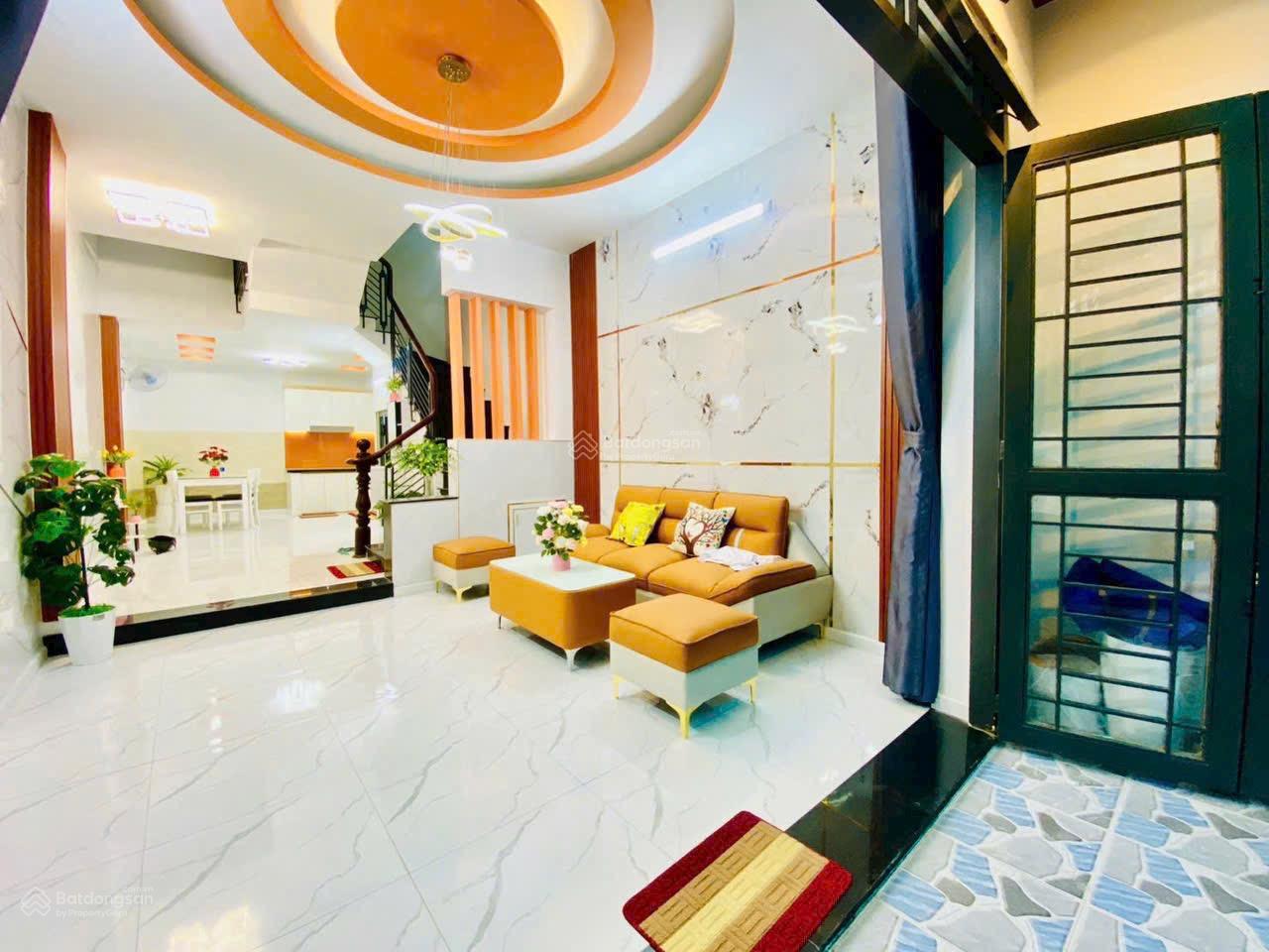 Diện tích to 3 tầng lầu bề thế- hẻm xe tải- 4 phòng ngủ đường Phạm Văn Chiêu- ngay nhà thờ Thạch Đà Diện tích to 3 tầng lầu bề thế- hẻm xe tải- 4 phòng ngủ đường Phạm Văn Chiêu- ngay nhà thờ Thạch Đà