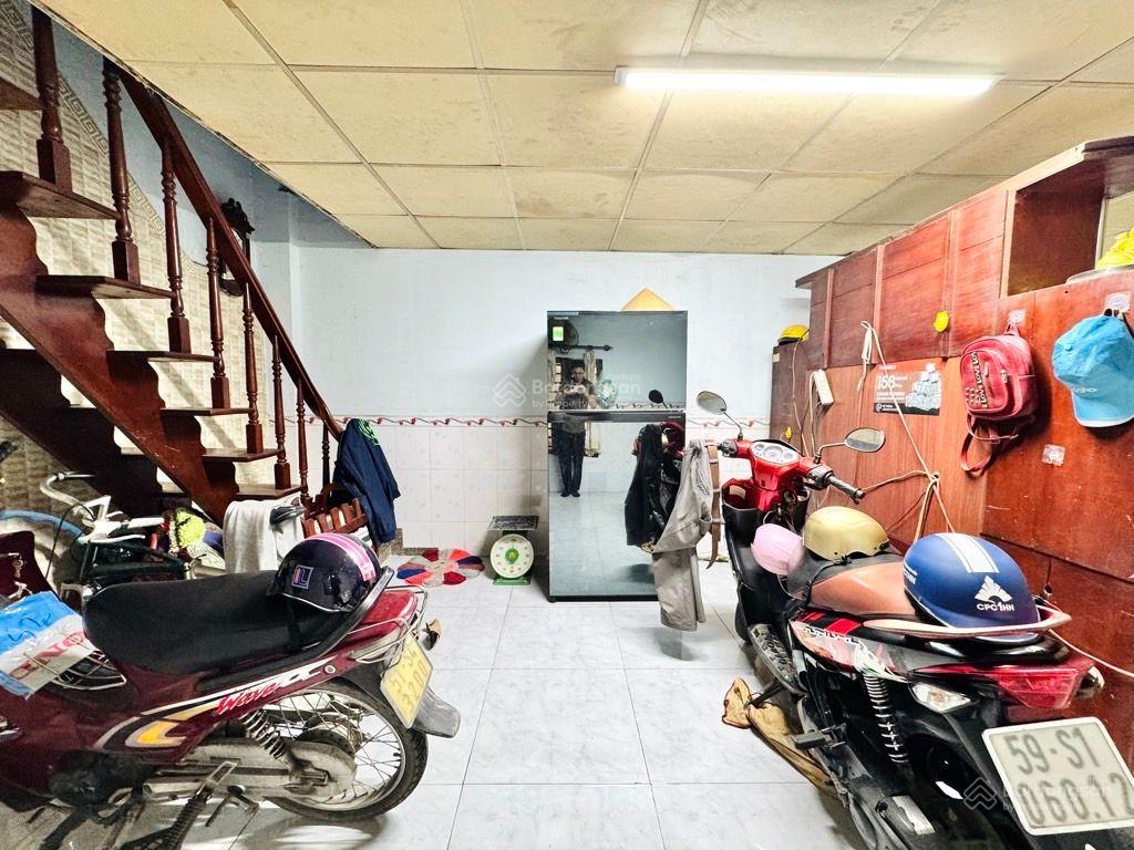 NX/nhỉnh 7tỷxx - nhà cấp 4 tiện xây dựng mới, cách 1 căn ra mặt tiền chợ - LH 0708 649 *** Ms Vân