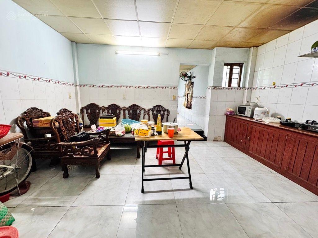 NX/nhỉnh 7tỷxx - nhà cấp 4 tiện xây dựng mới, cách 1 căn ra mặt tiền chợ - LH 0708 649 *** Ms Vân