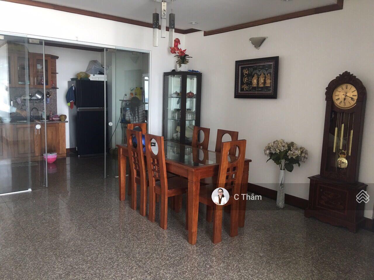 Bán căn hộ Giai Việt DT 150m2, 3PN, 2WC, sổ hồng, view hồ bơi, giá 6.2 tỷ. LH 0933 888 *** - Ms Thắm