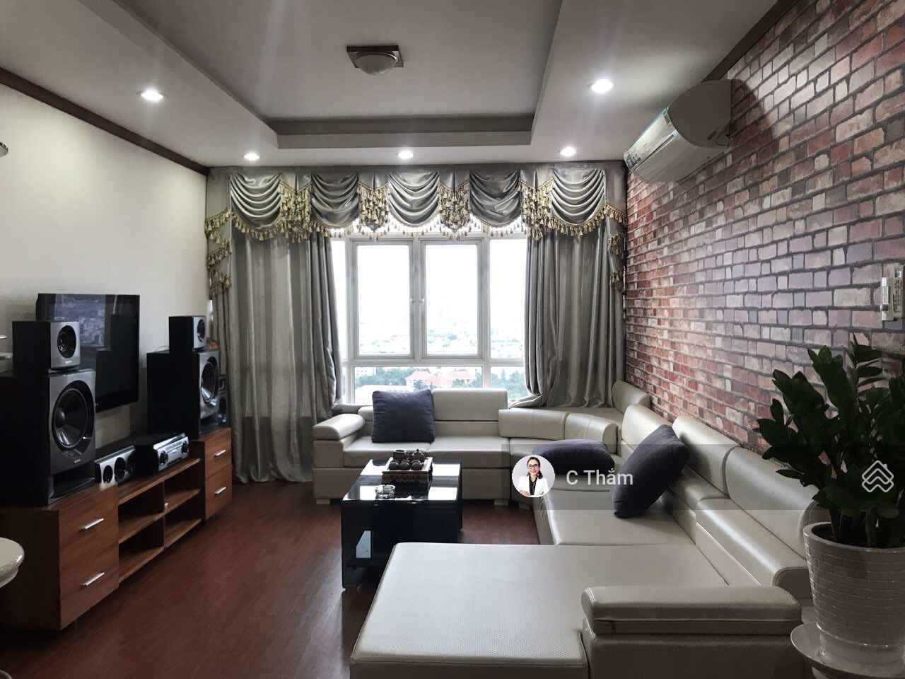 Bán căn hộ Giai Việt DT 150m2, 3PN, 2WC, sổ hồng, view hồ bơi, giá 6.2 tỷ. LH 0933 888 *** - Ms Thắm